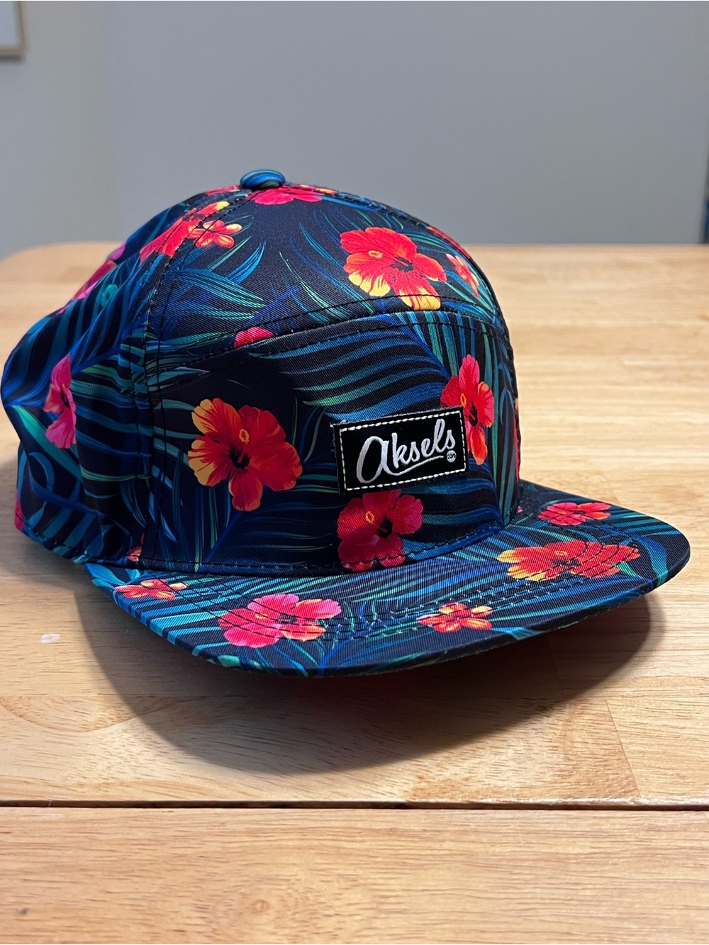 Aksels Floral Five-Panel Snapback Hat - Navy with Red Flowers